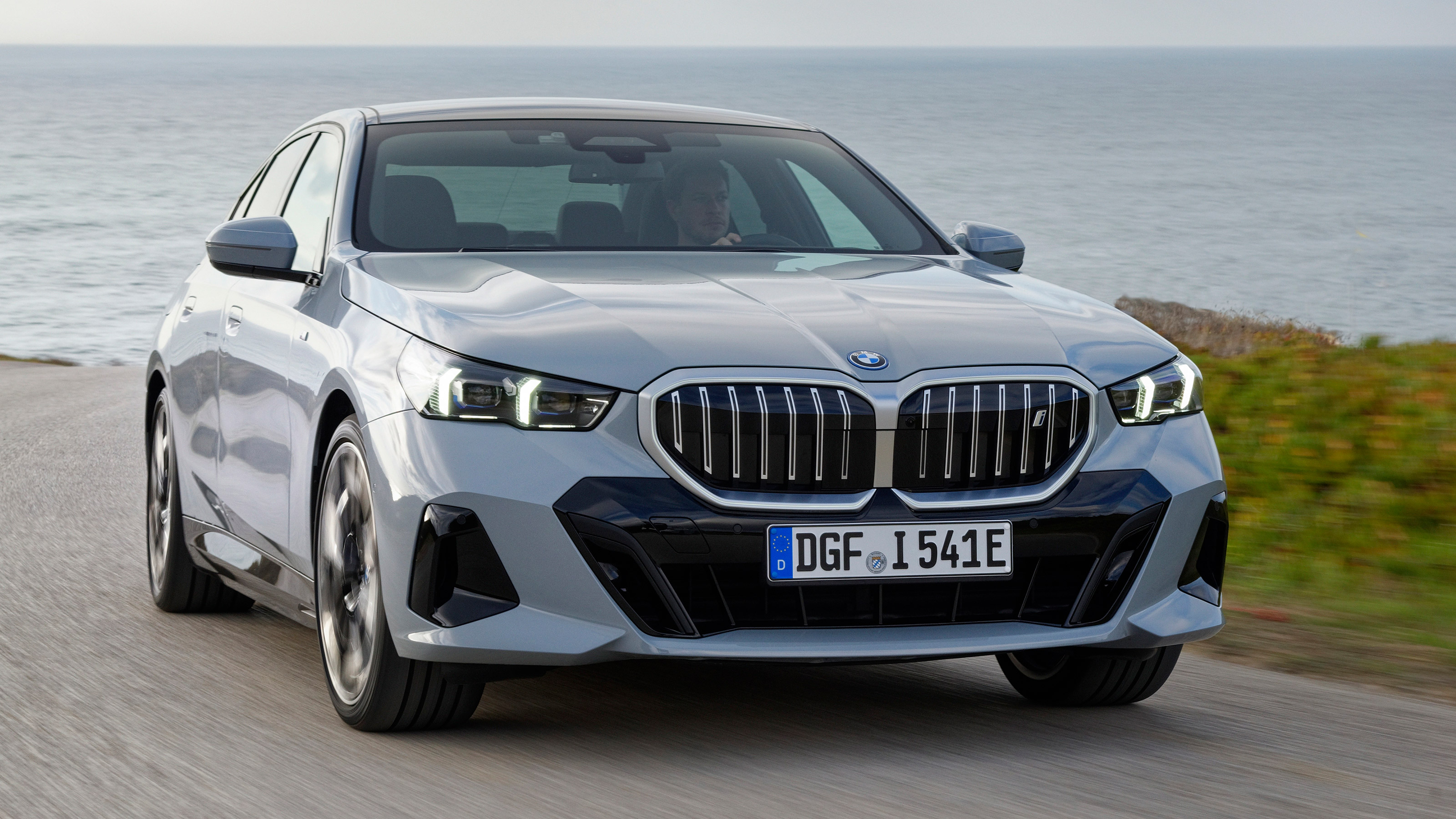 BMW i5 - front tracking