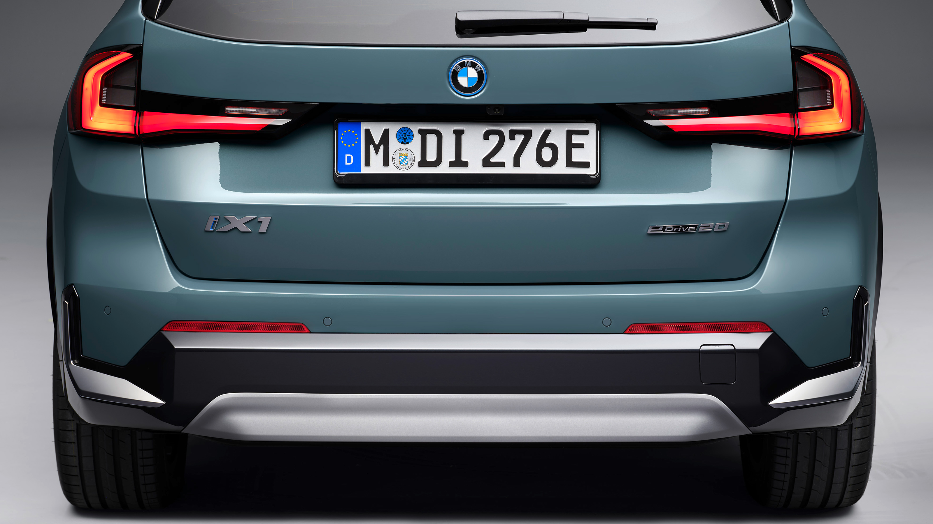BMW iX1 eDrive20 - rear end and tail lights