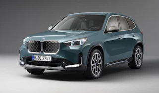 BMW iX1 eDrive20 - front 3/4 static