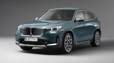 BMW iX1 eDrive20 - front 3/4 static