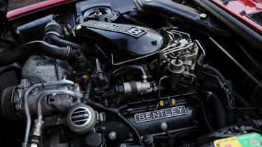Bentley Turbo R - engine bay