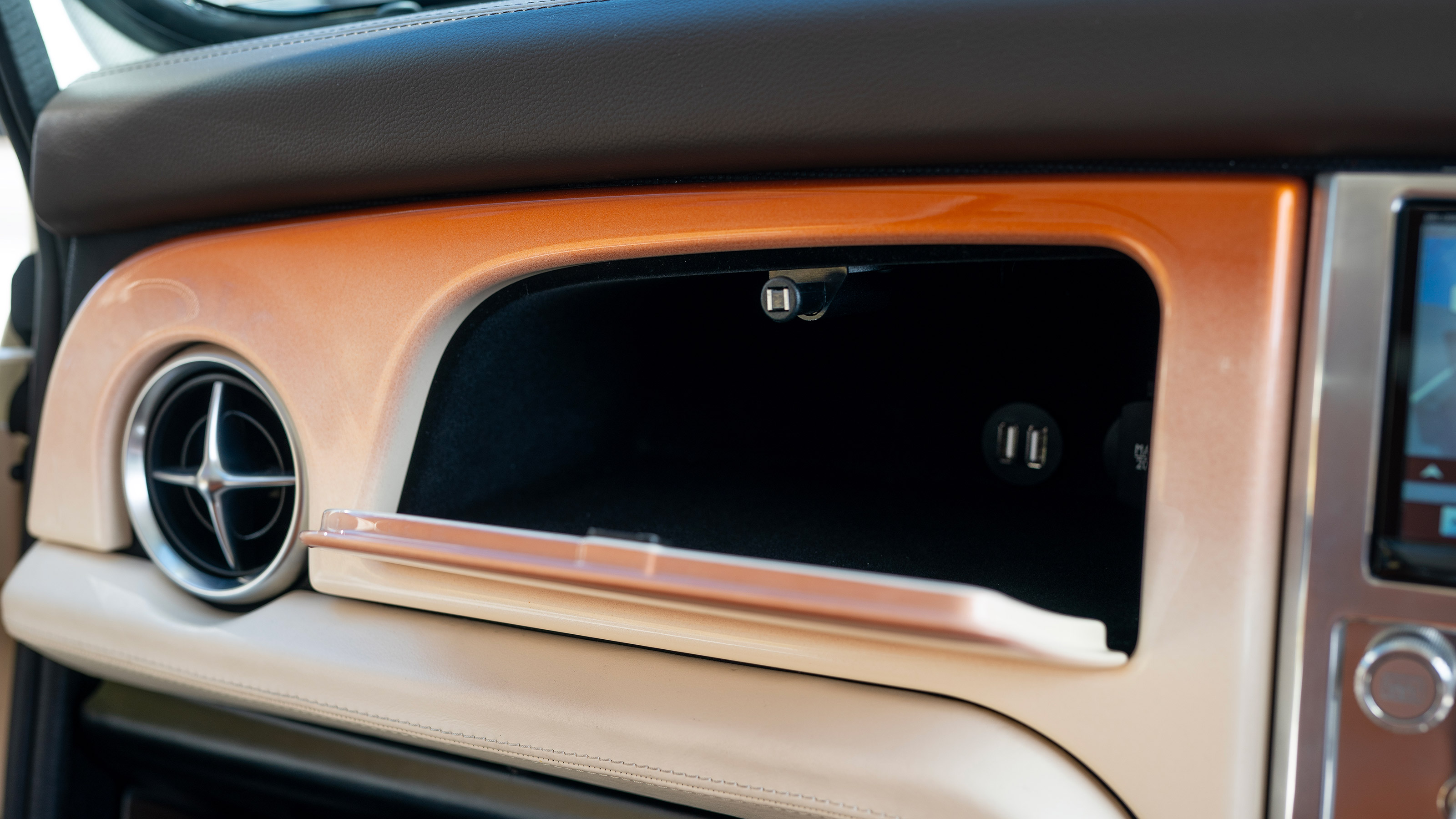 David Brown Automotive Mini eMastered - glovebox