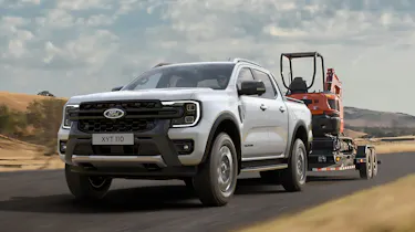 Ford Ranger PHEV - front action
