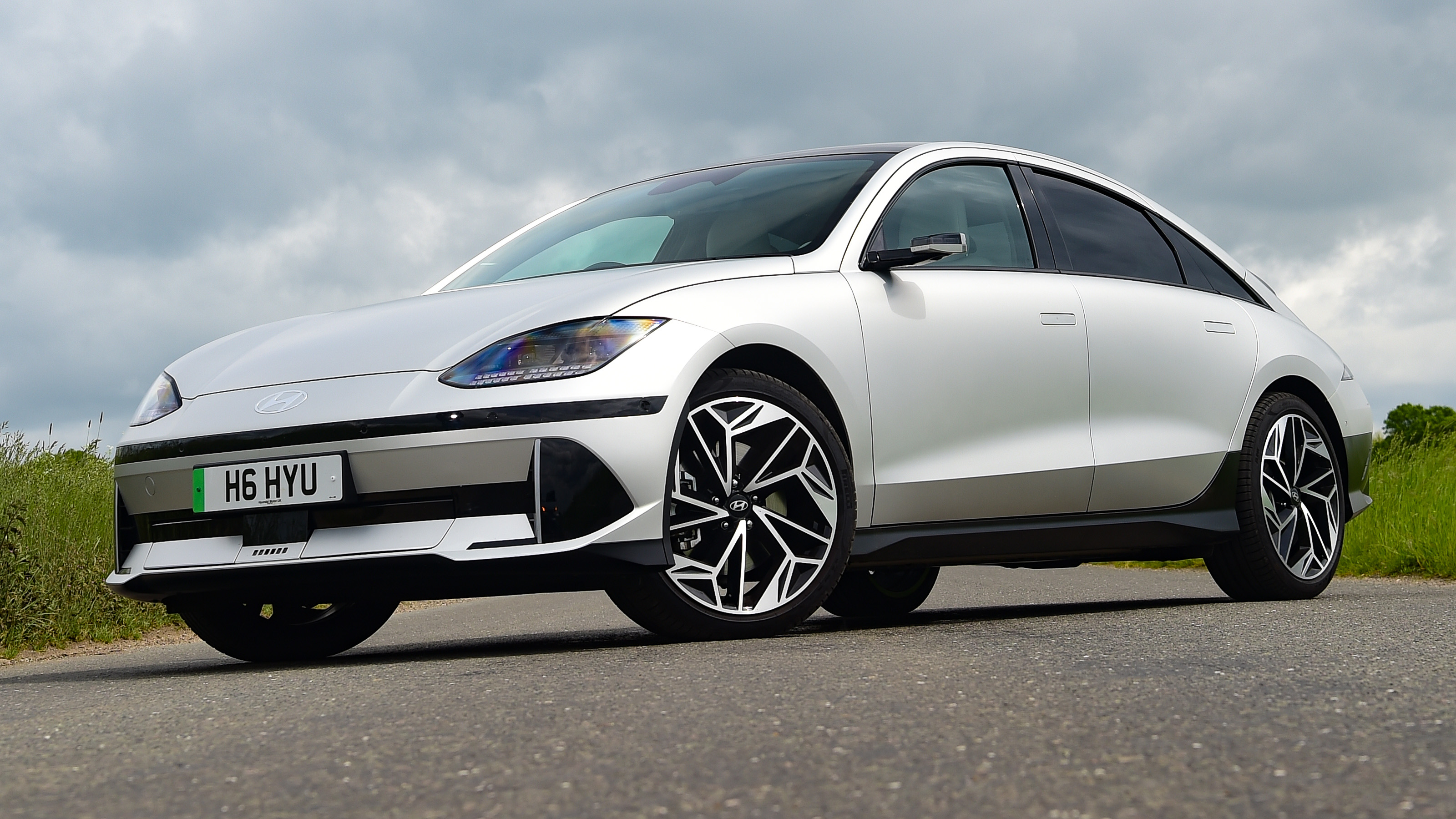 Hyundai Ioniq 6 - front static