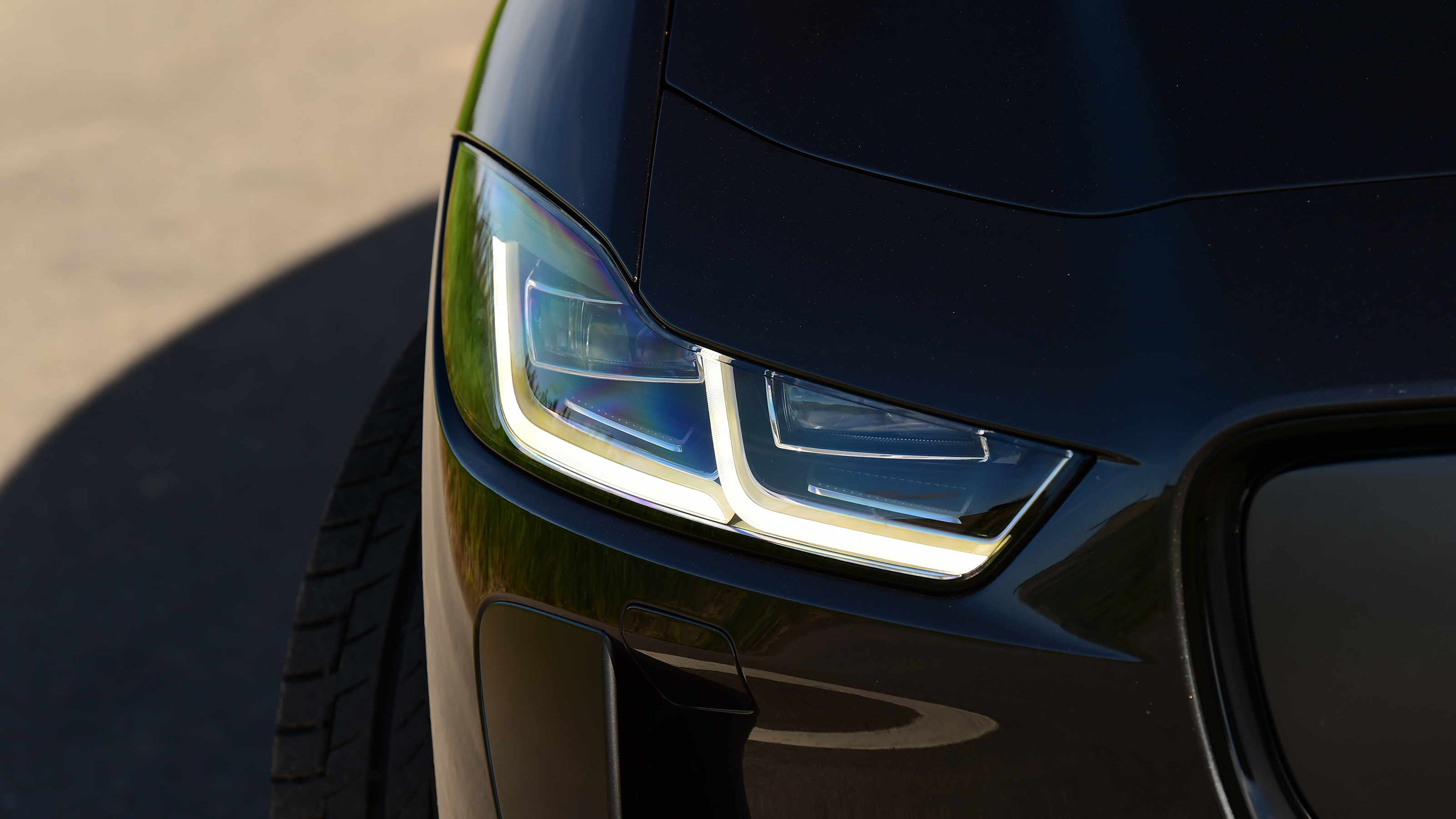 Jaguar I-Pace - headlights