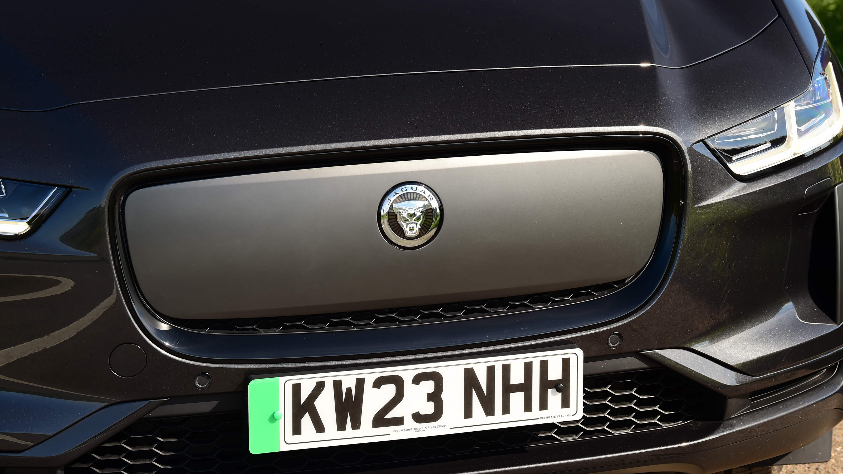 Jaguar I-Pace - front grille