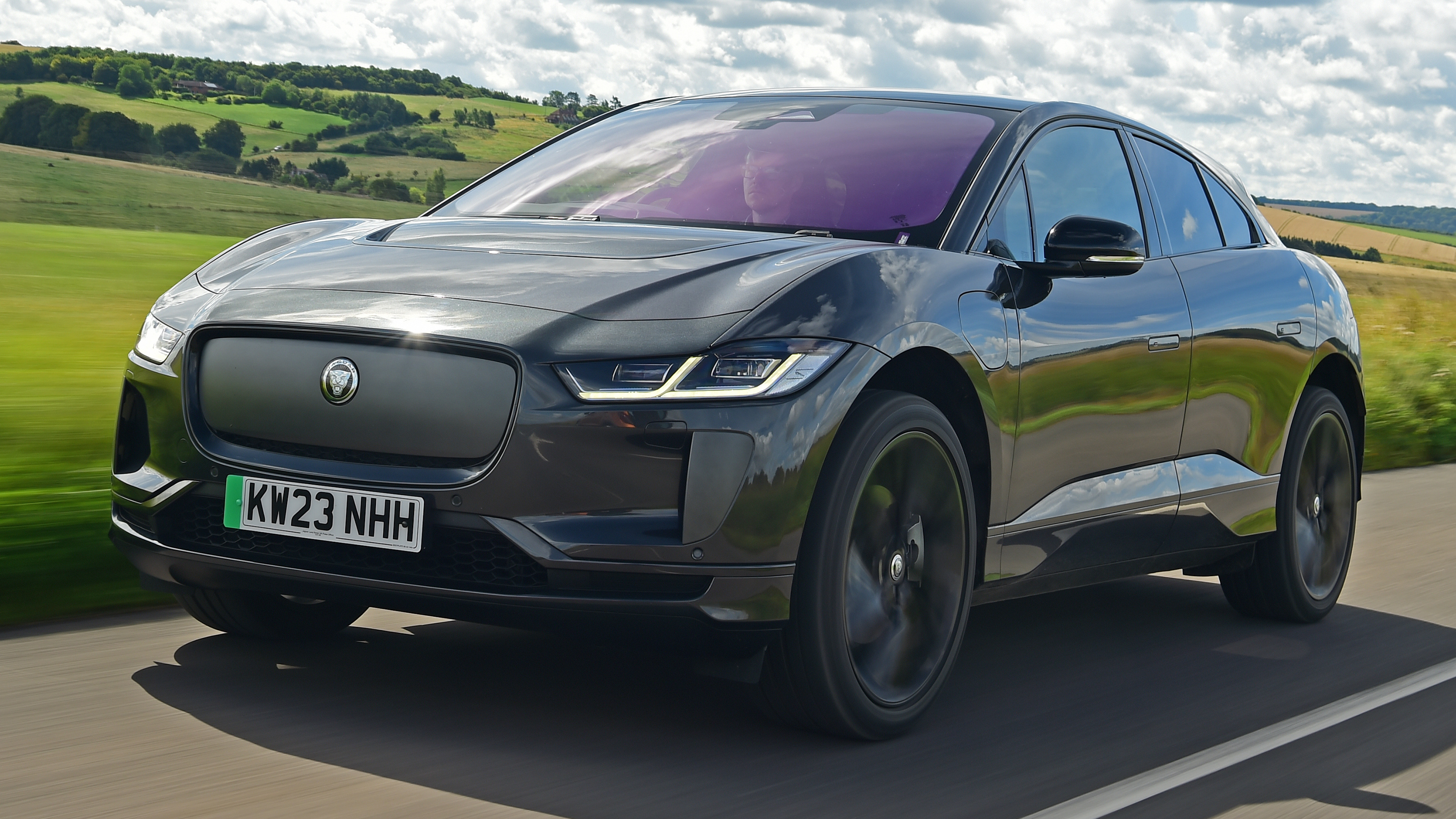 Jaguar I-Pace - front tracking