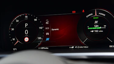 Jaguar I-Pace - digital driver's display