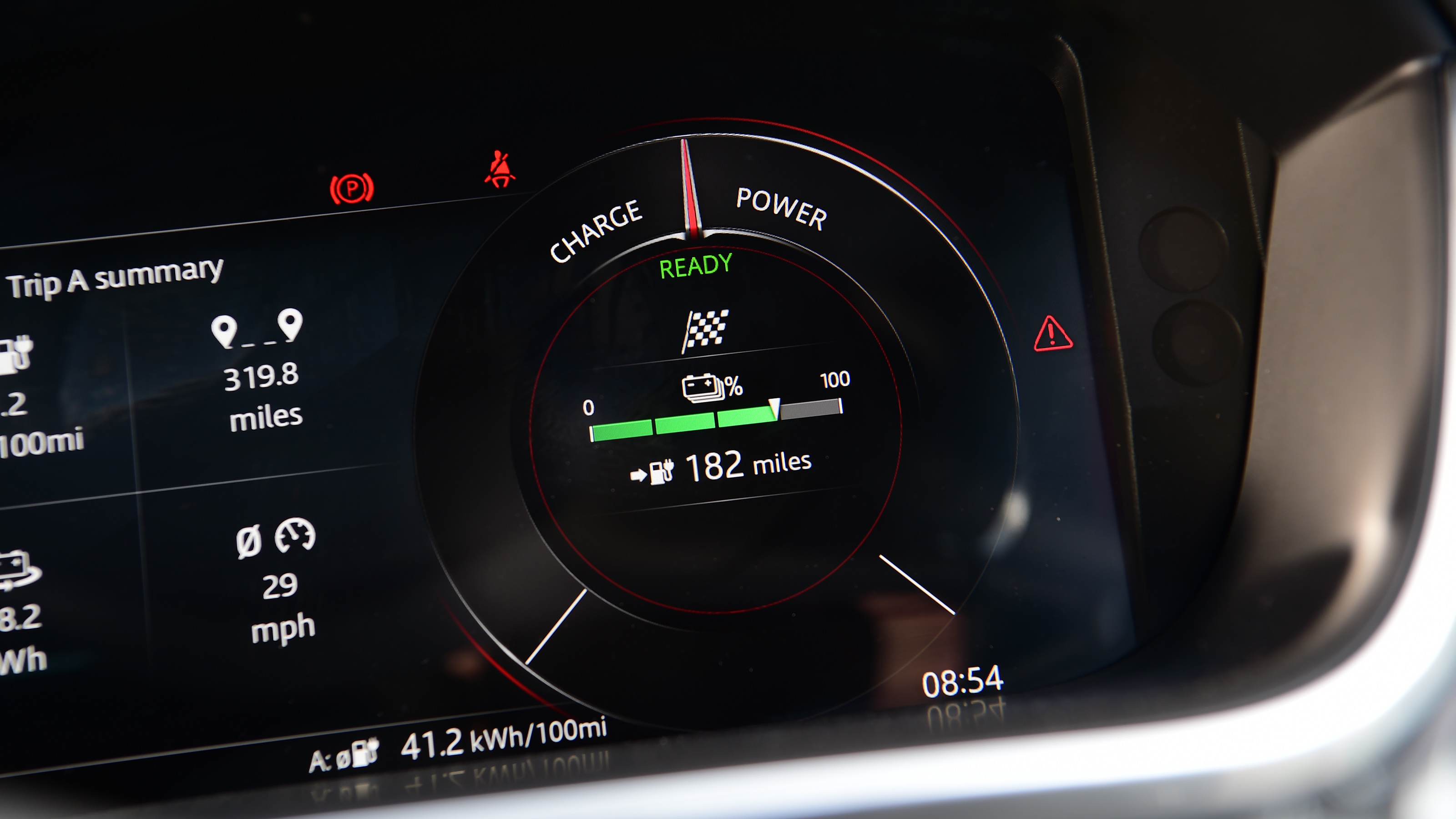 Jaguar I-Pace - digital driver's display