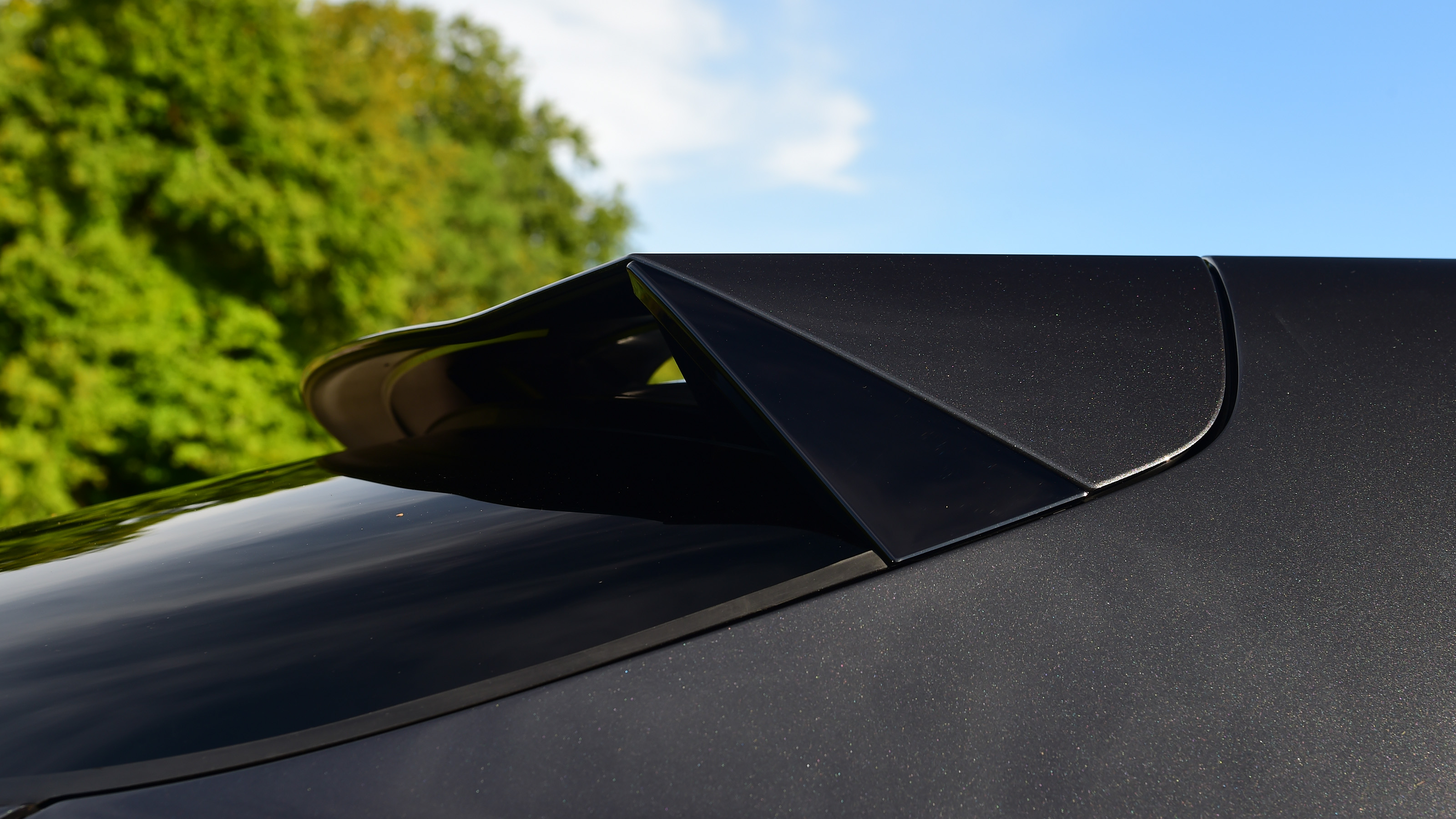 Jaguar I-Pace - rear spoiler