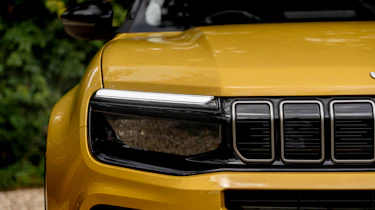 Jeep Avenger - front light