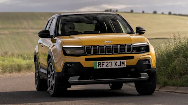 Jeep Avenger - front action