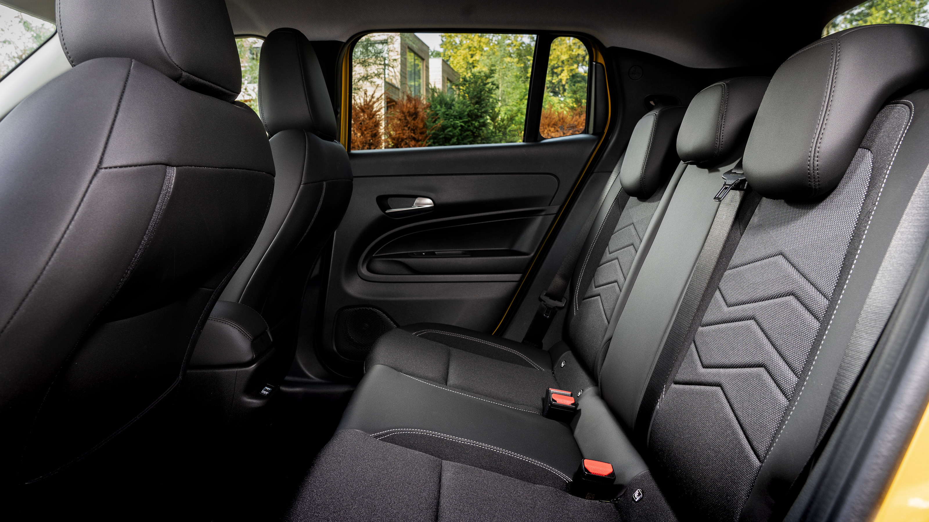Jeep Avenger - rear seats