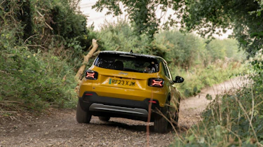 Jeep Avenger - rear off-road