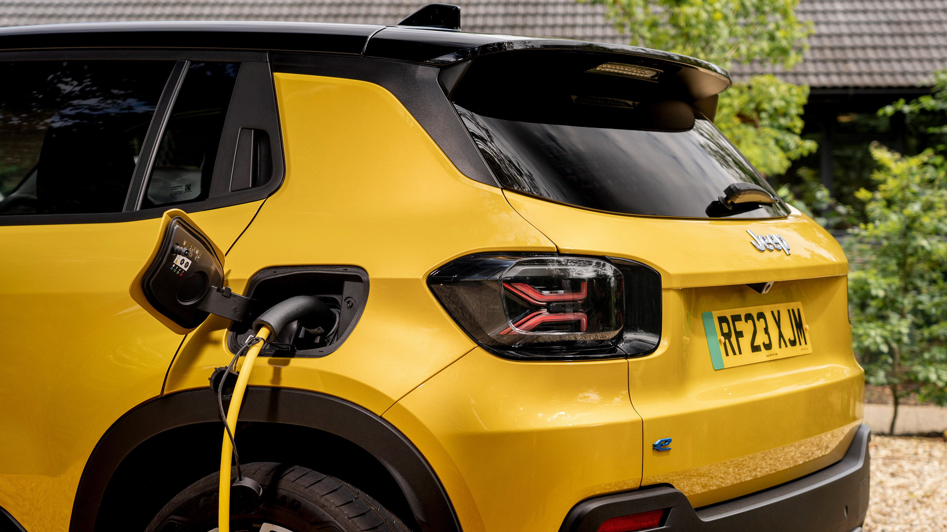 Jeep Avenger - charging