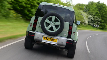 Land Rover Defender - full rear