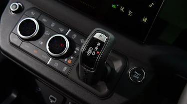 Land Rover Defender - gear selector
