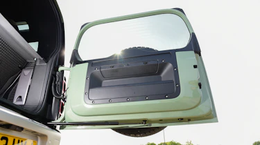 Land Rover Defender - tailgate