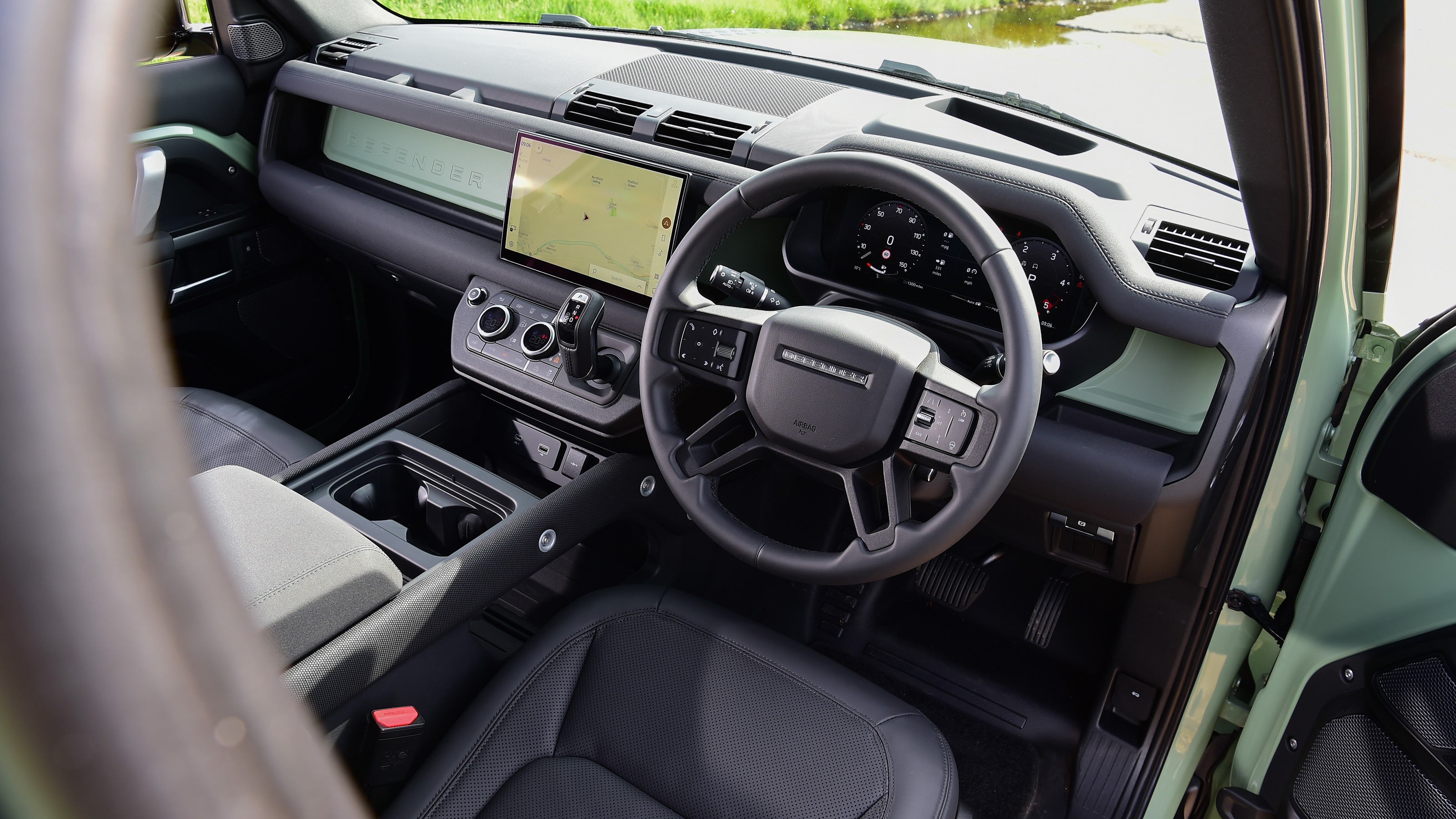 Land Rover Defender - interior
