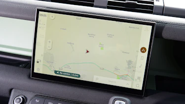 Land Rover Defender - sat-nav