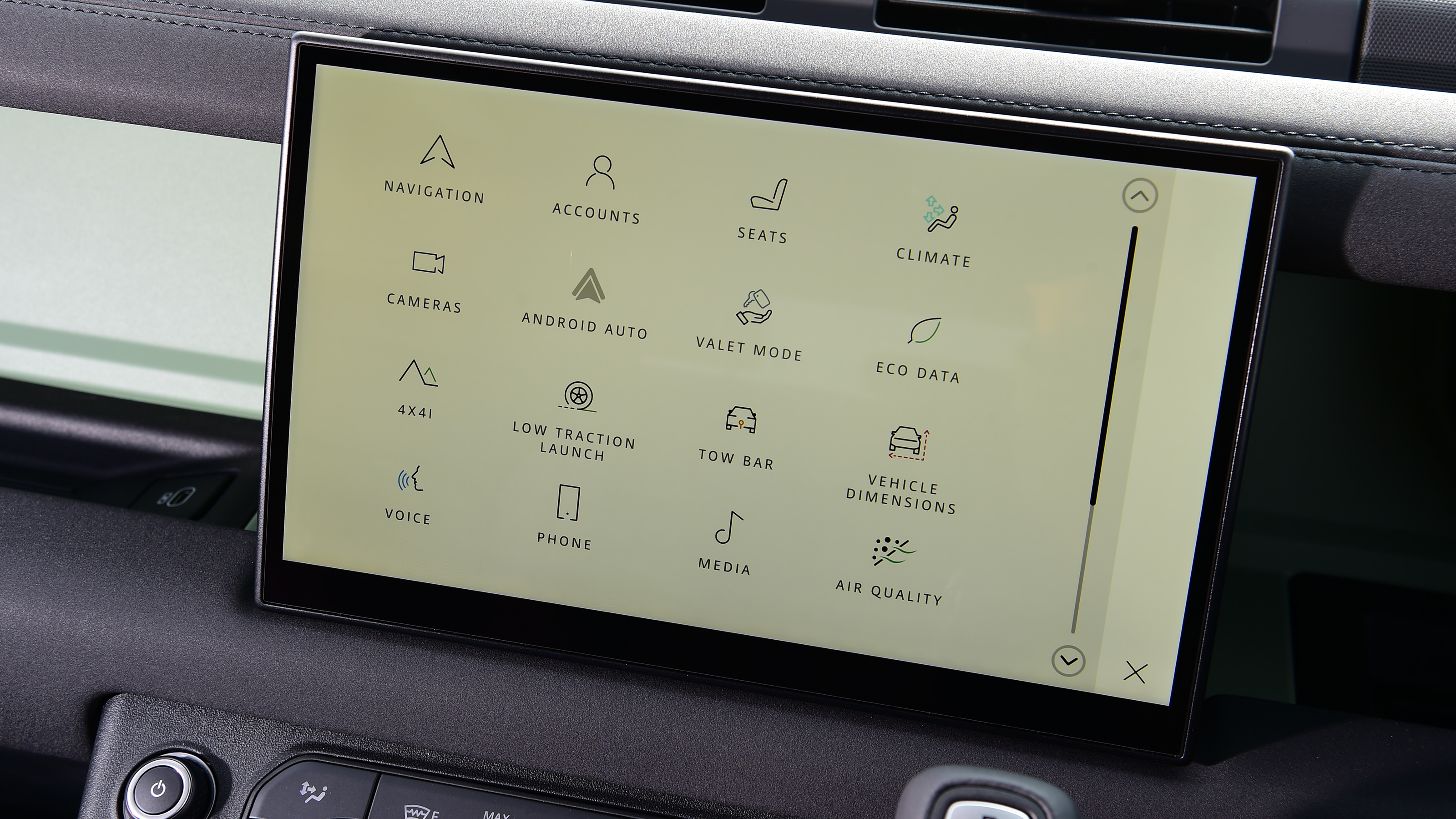Land Rover Defender - Pivi Pro infotainment