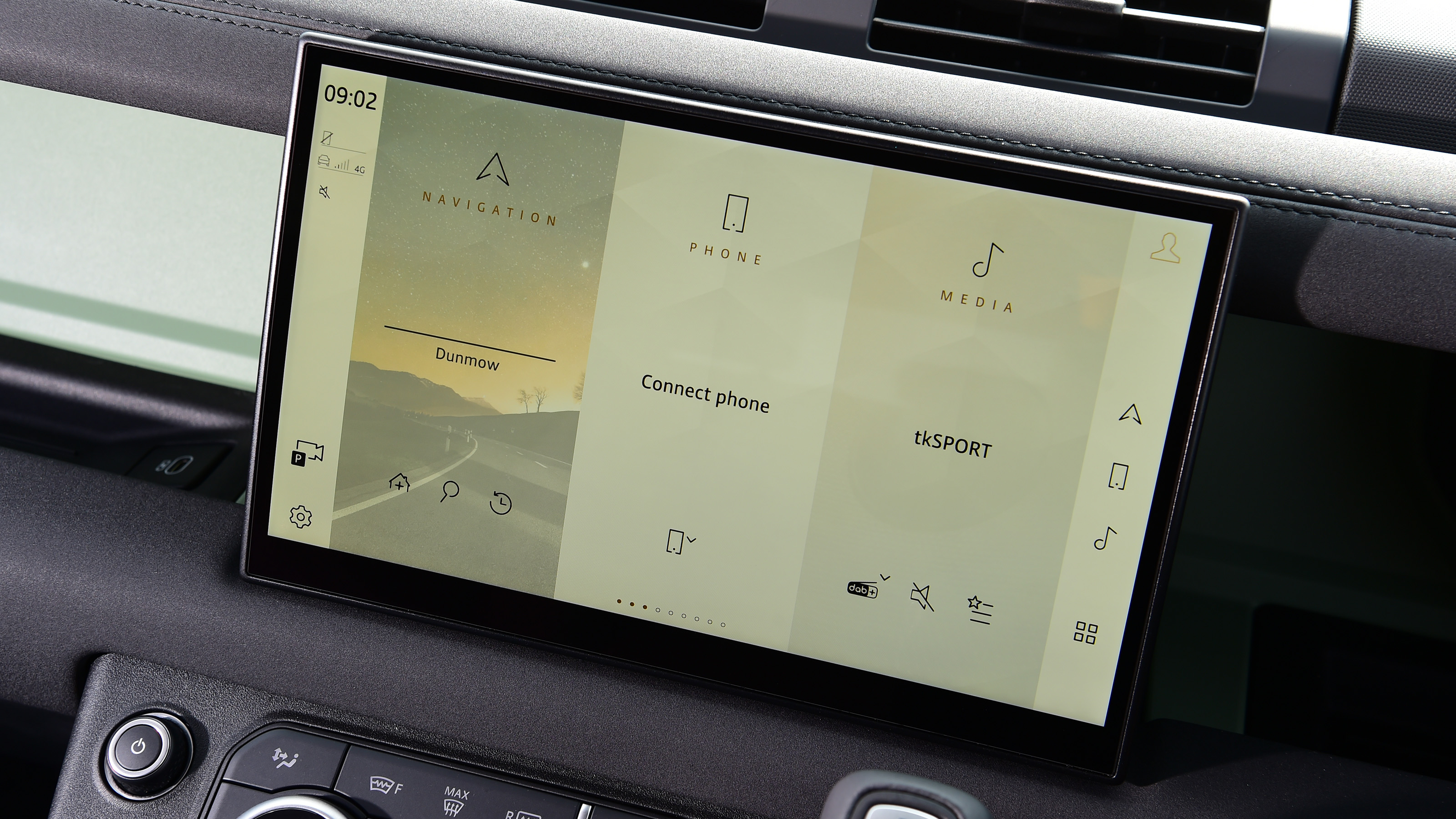 Land Rover Defender - Pivi Pro infotainment