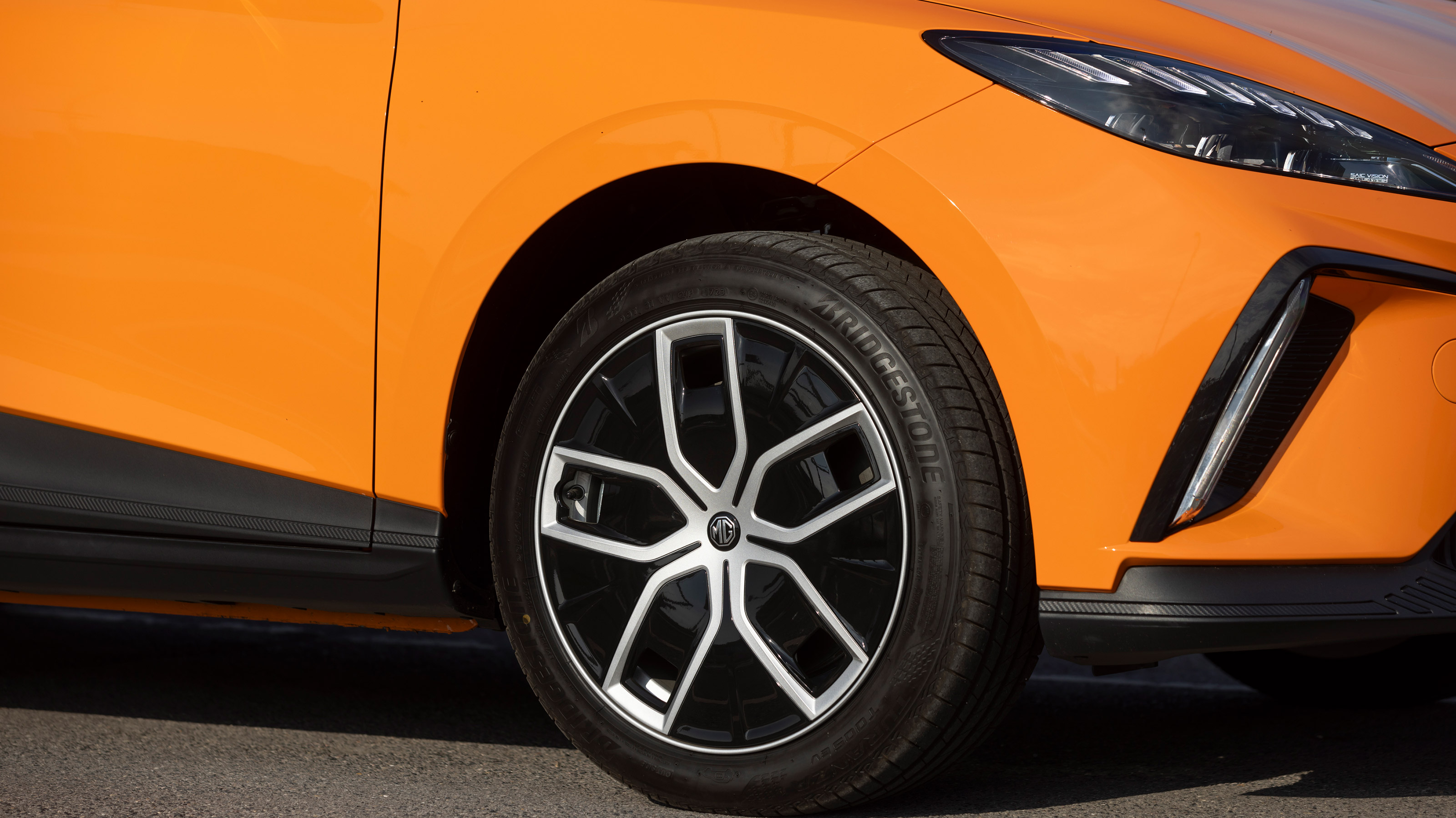 MG4 Extended Range - wheel