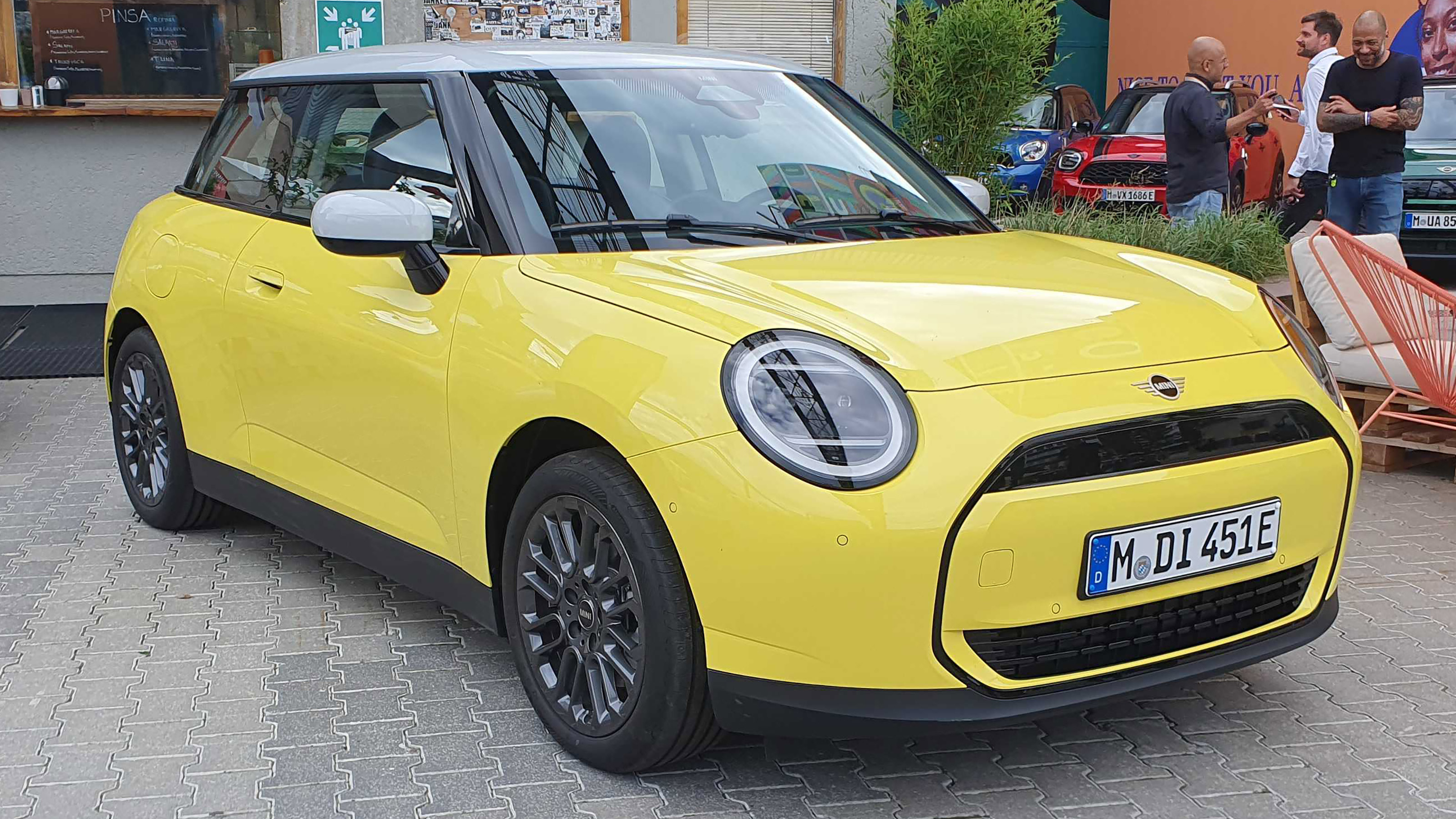 MINI Cooper Munich - front 3/4
