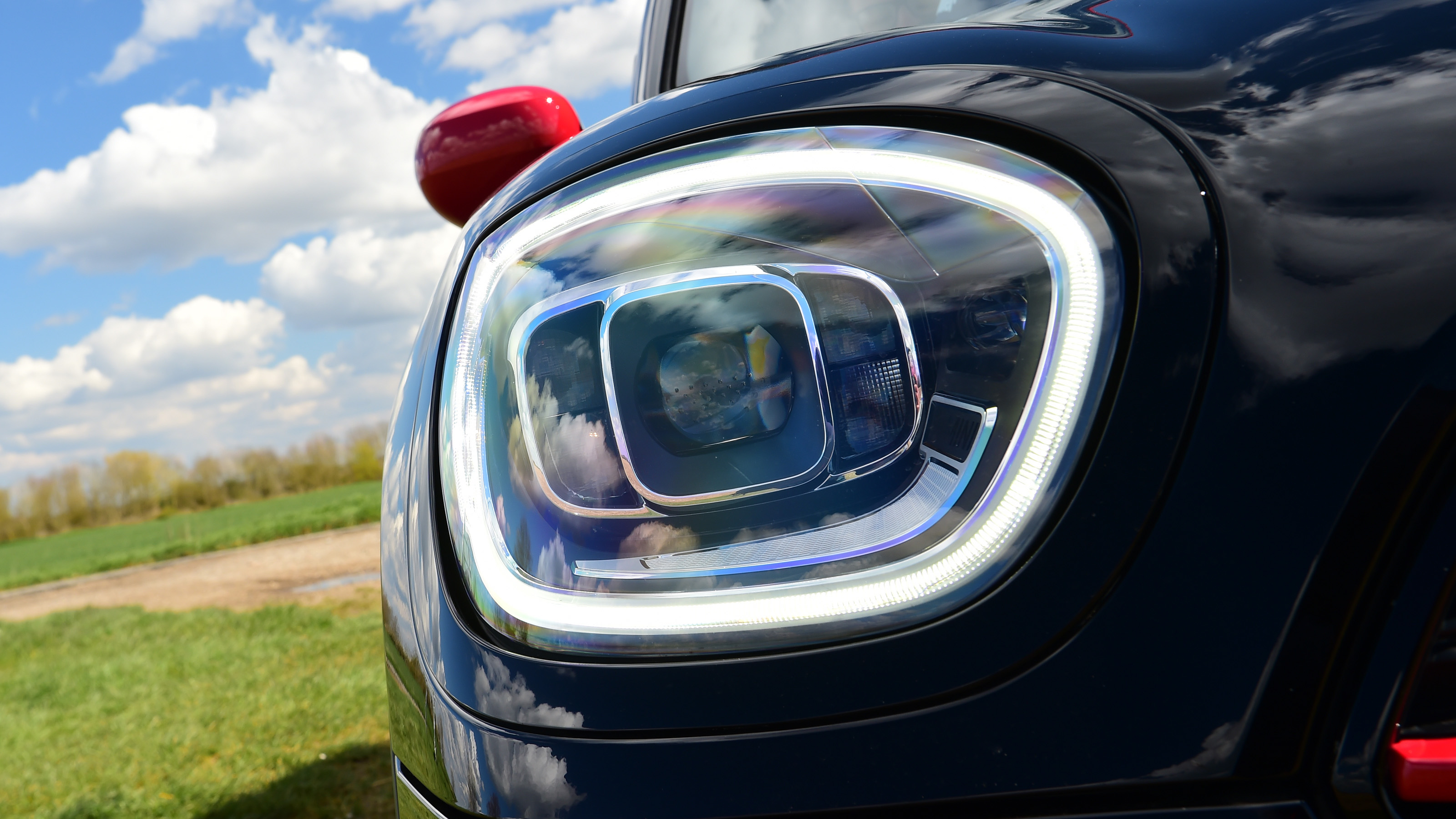 MINI Countryman - headlights