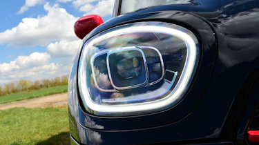 MINI Countryman - headlights