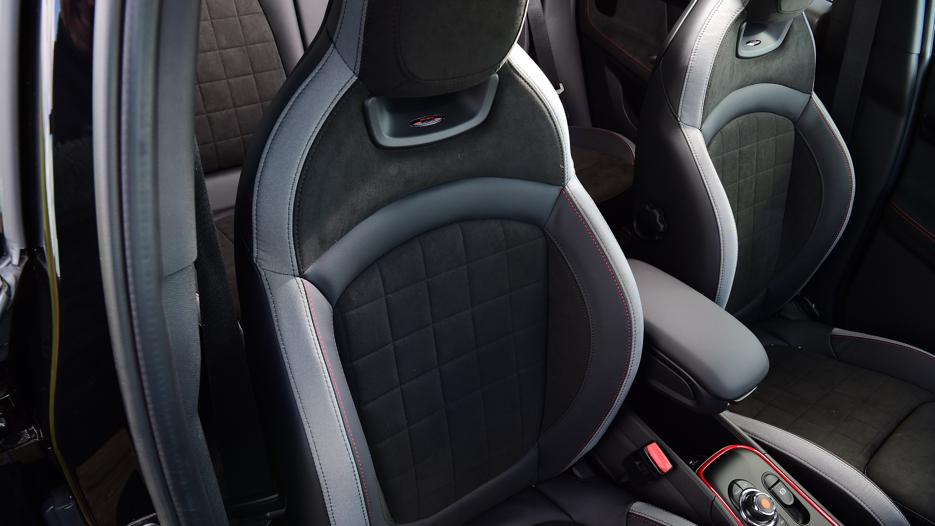 MINI Countryman - front seats