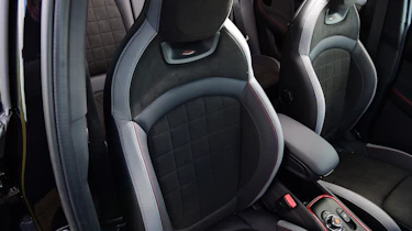 MINI Countryman - front seats