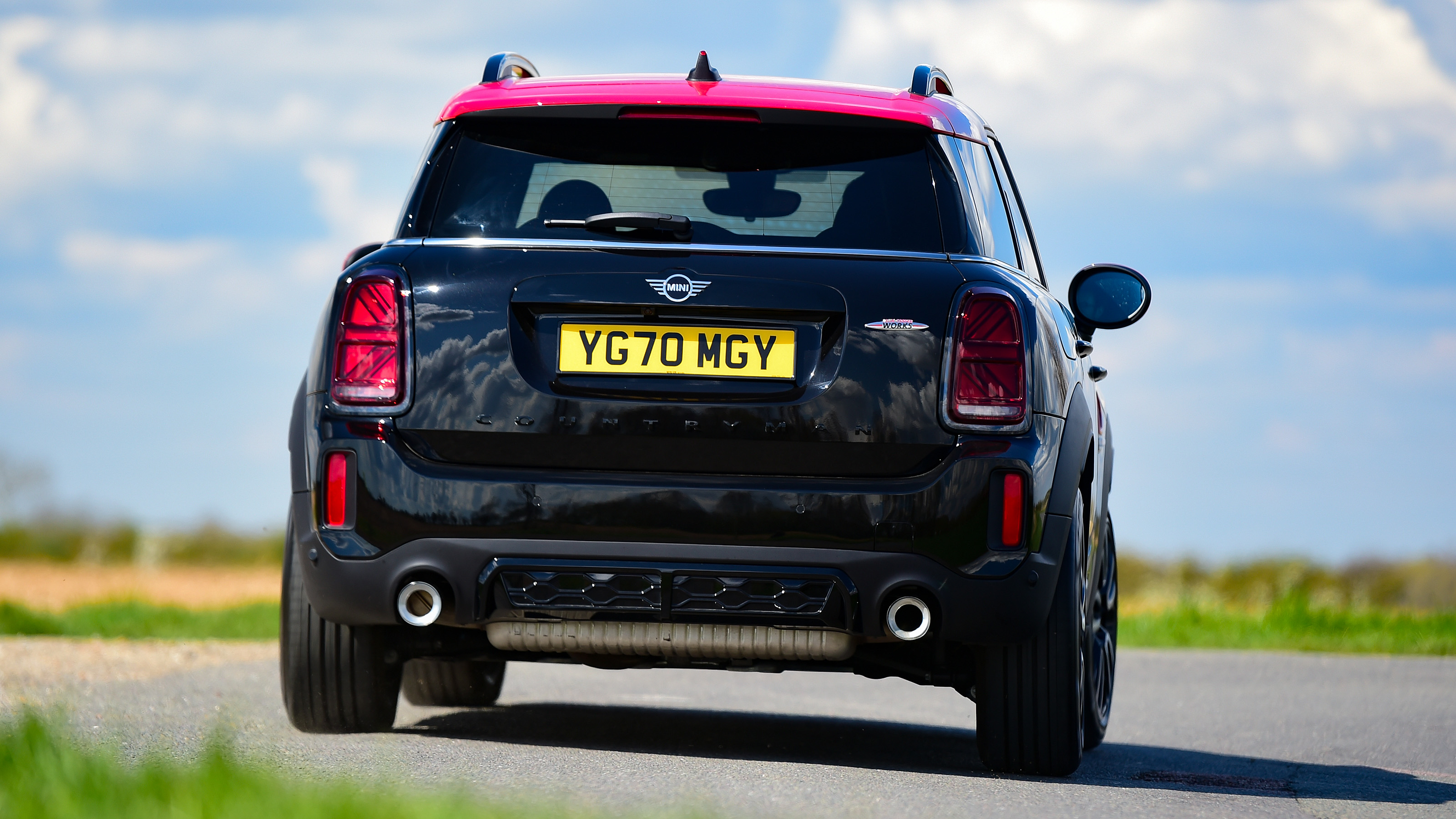 MINI Countryman - rear cornering