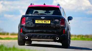 MINI Countryman - rear cornering