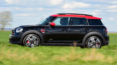MINI Countryman - side tracking