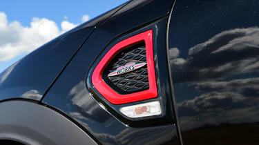 MINI Countryman - side badges