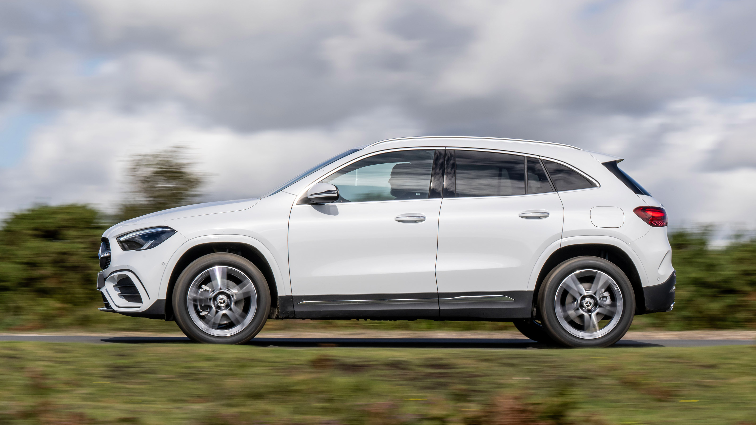 Mercedes GLA facelift - side