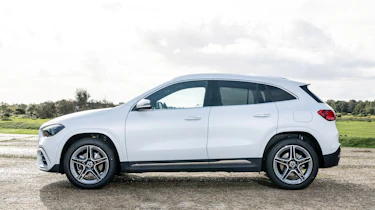 Mercedes GLA facelift - side static