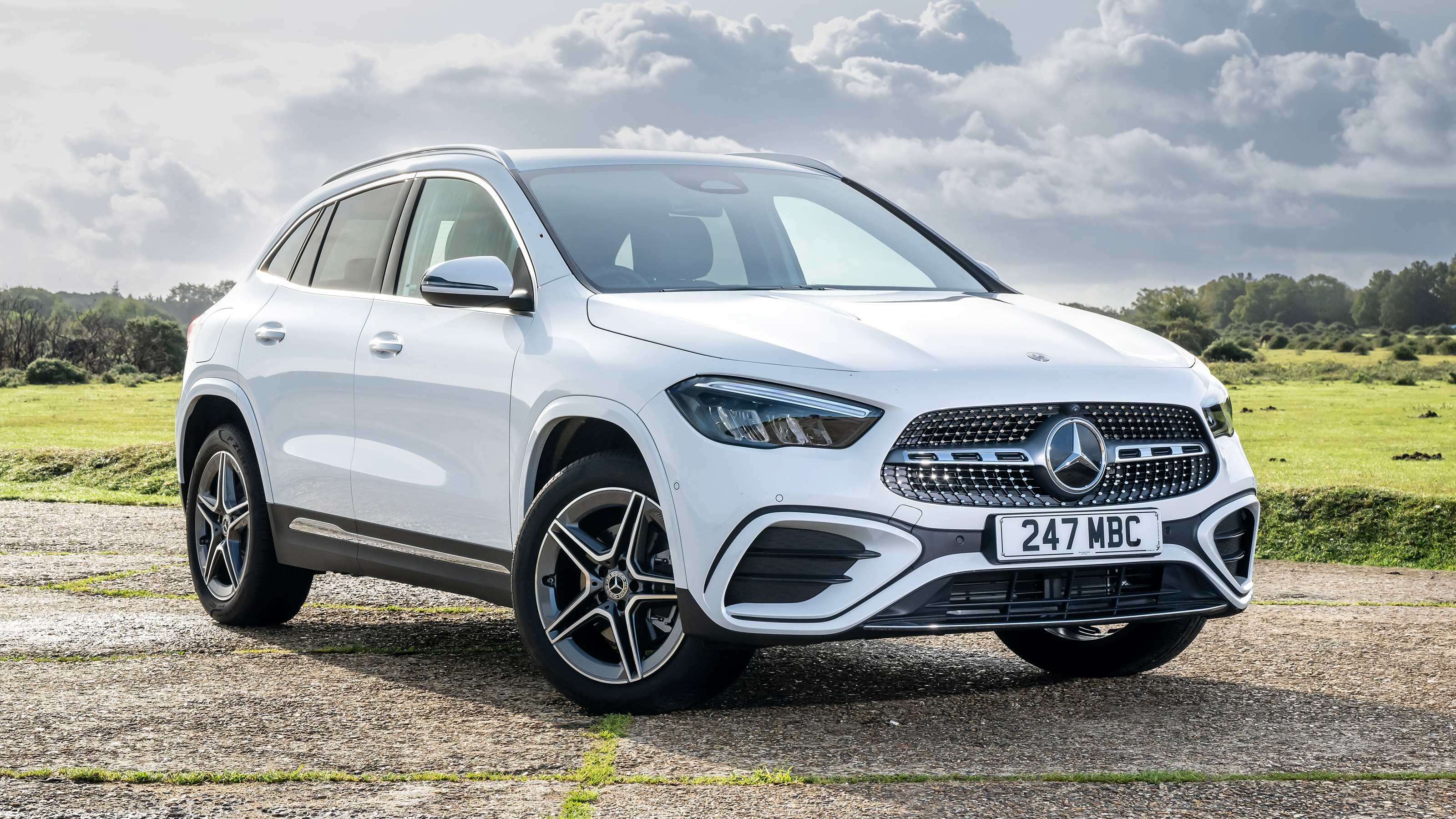 Mercedes GLA facelift - front static