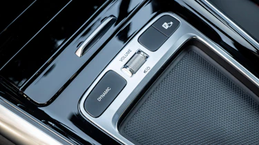 Mercedes GLA facelift - interior detail