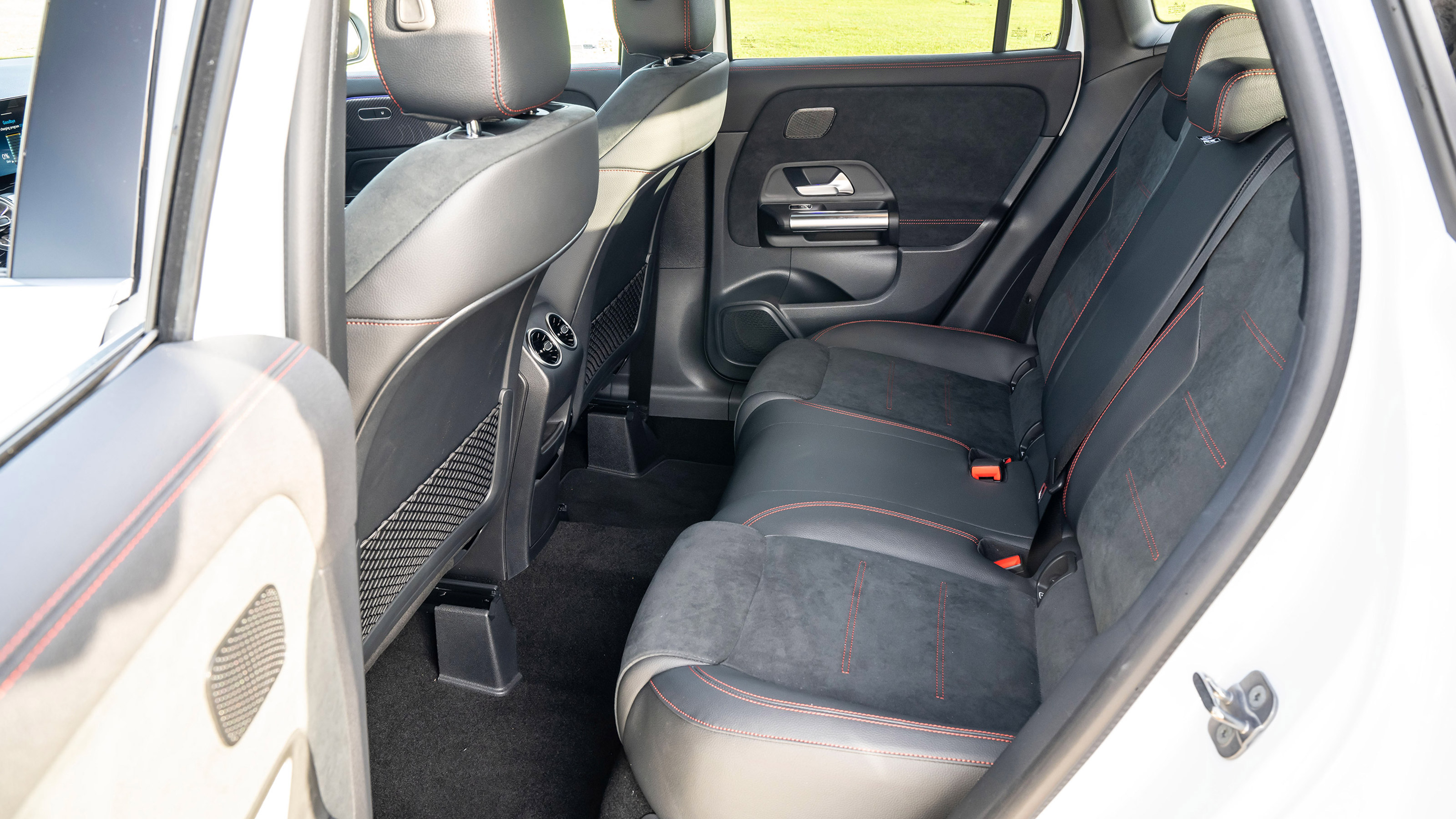 Mercedes GLA facelift - rear seats