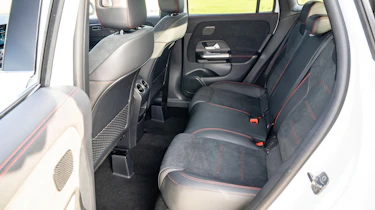 Mercedes GLA facelift - rear seats