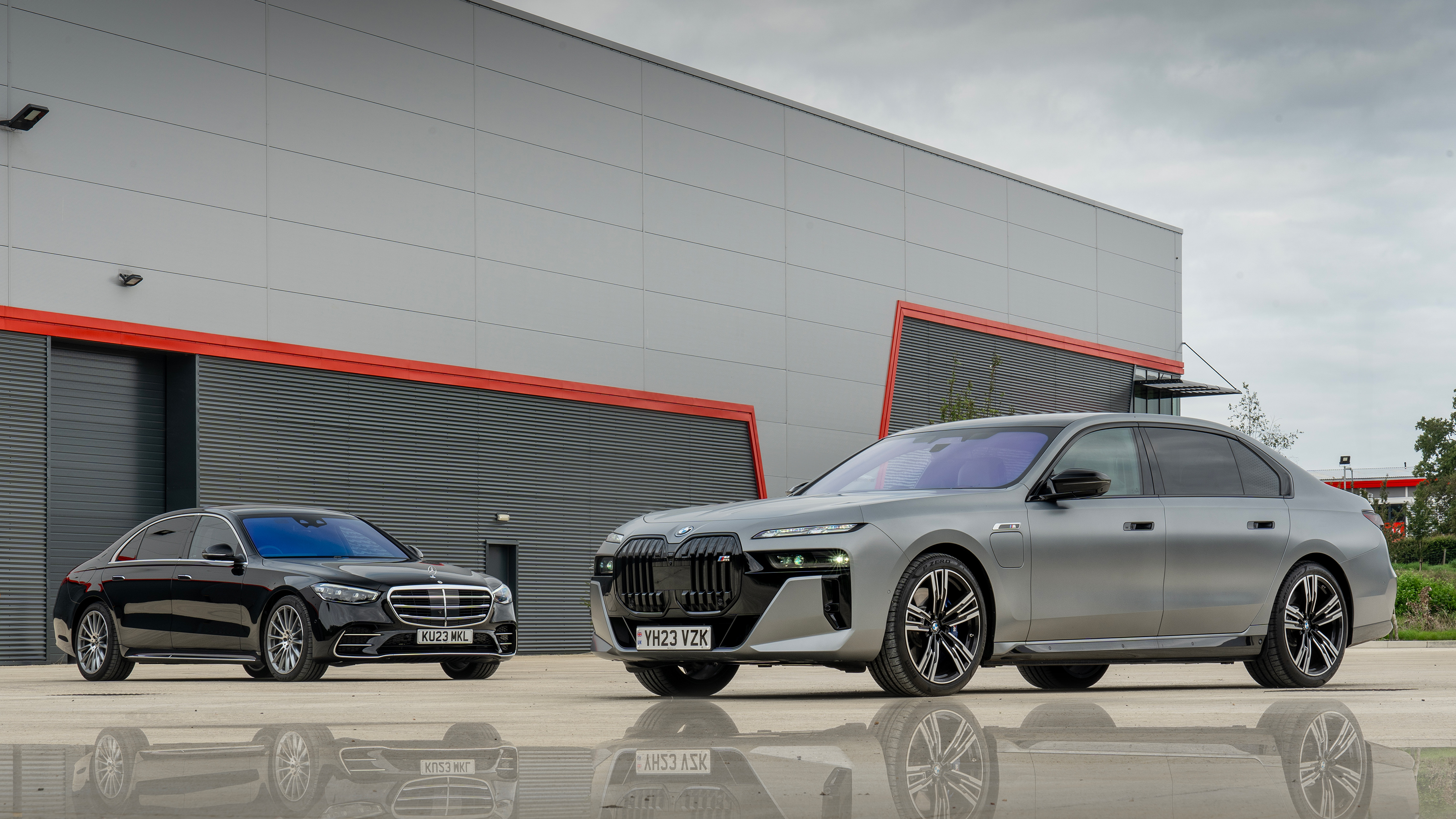 BMW 7 Series vs Mercedes S-Class - header 