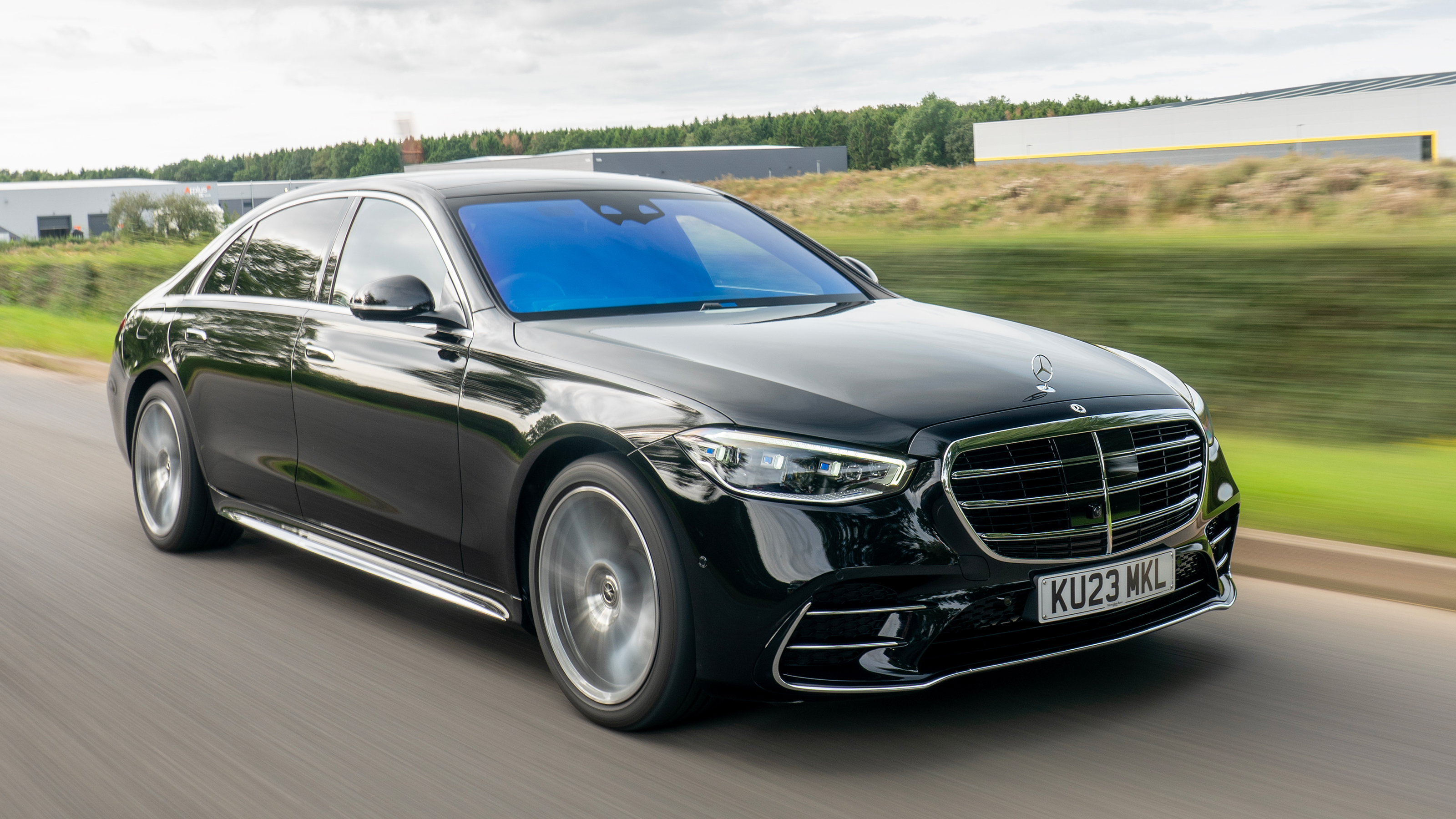 Mercedes S-Class - front tracking