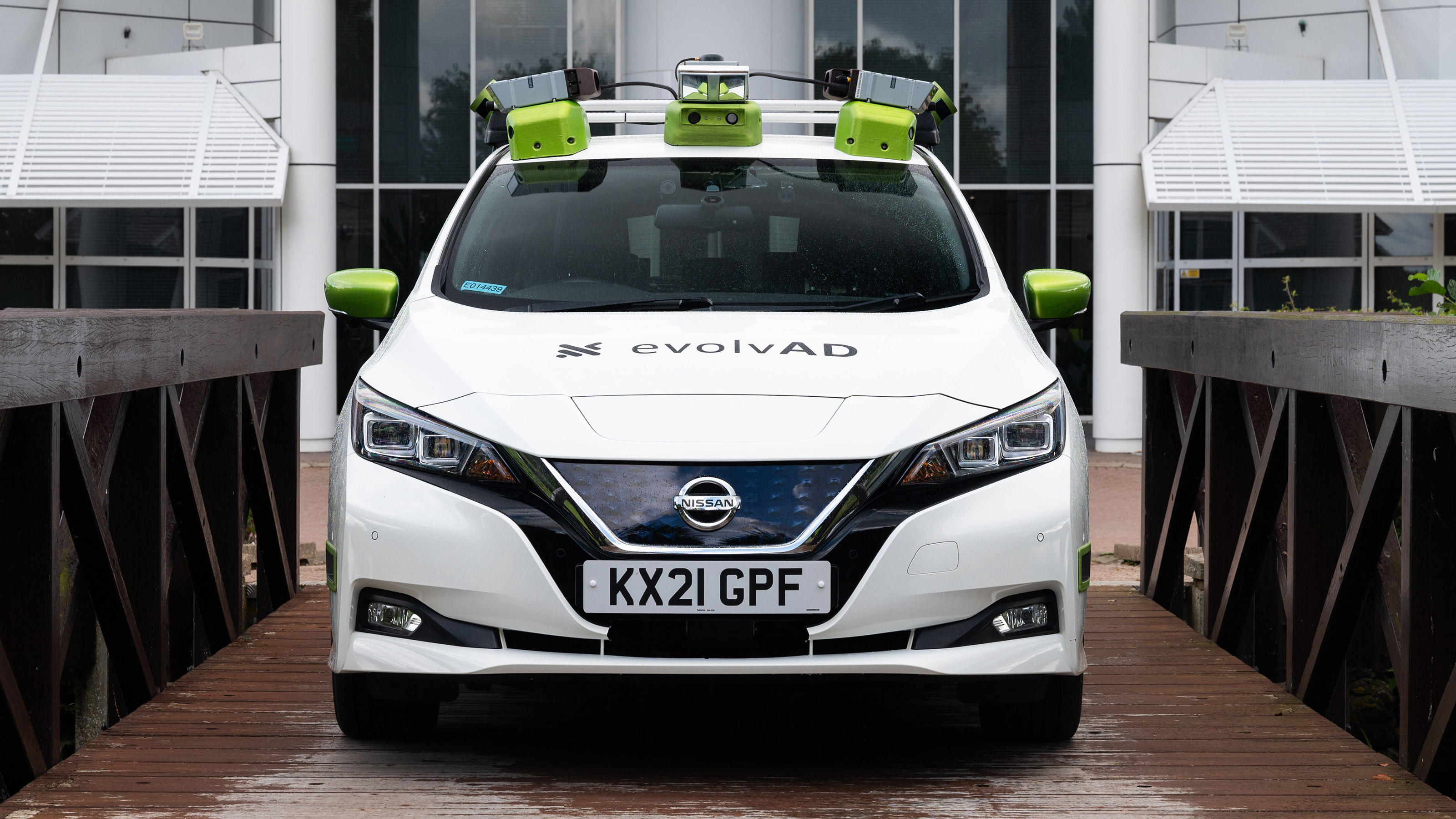 Nissan Leaf with evolvAD tech - full front