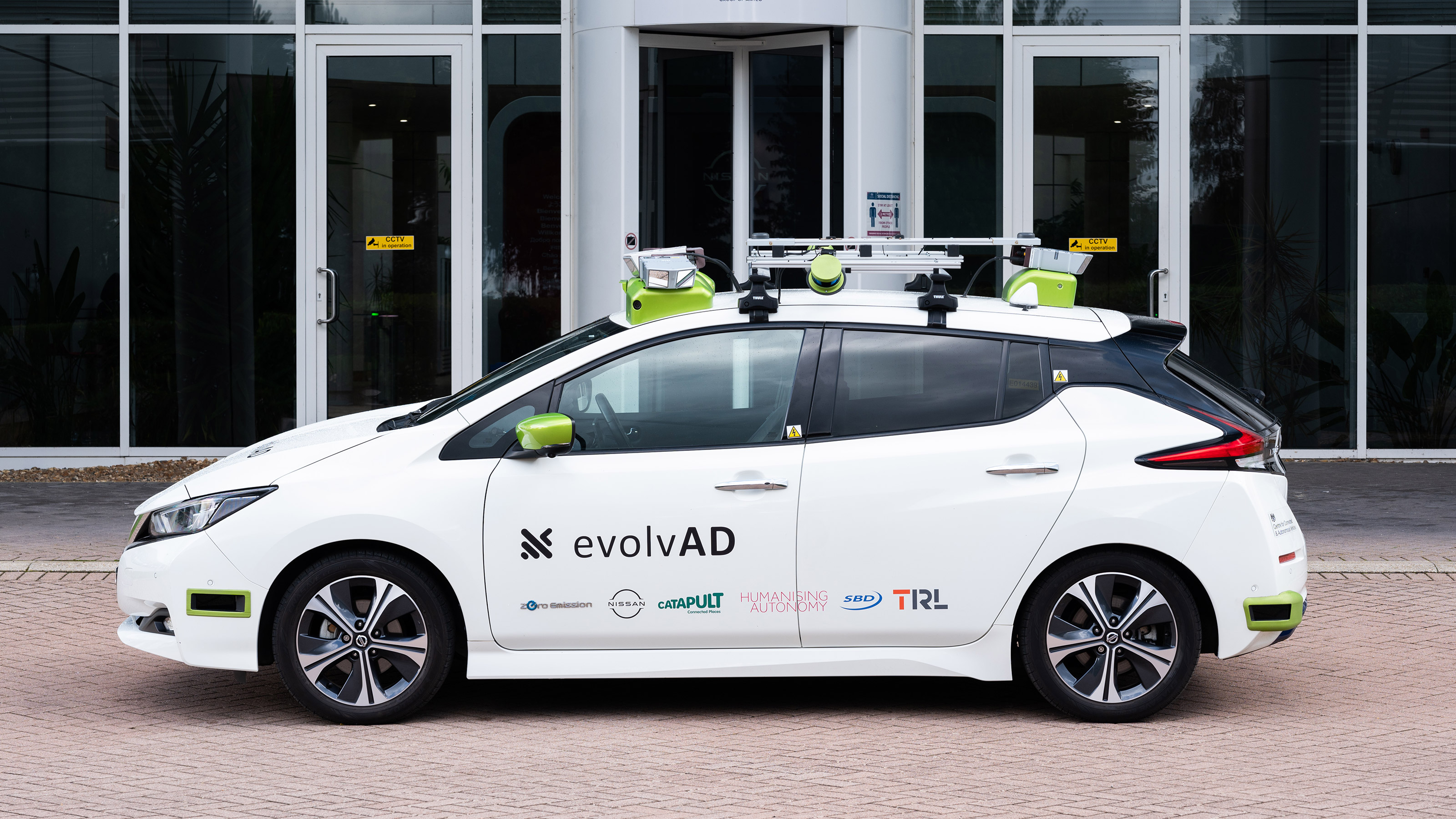 Nissan Leaf with evolvAD tech - side