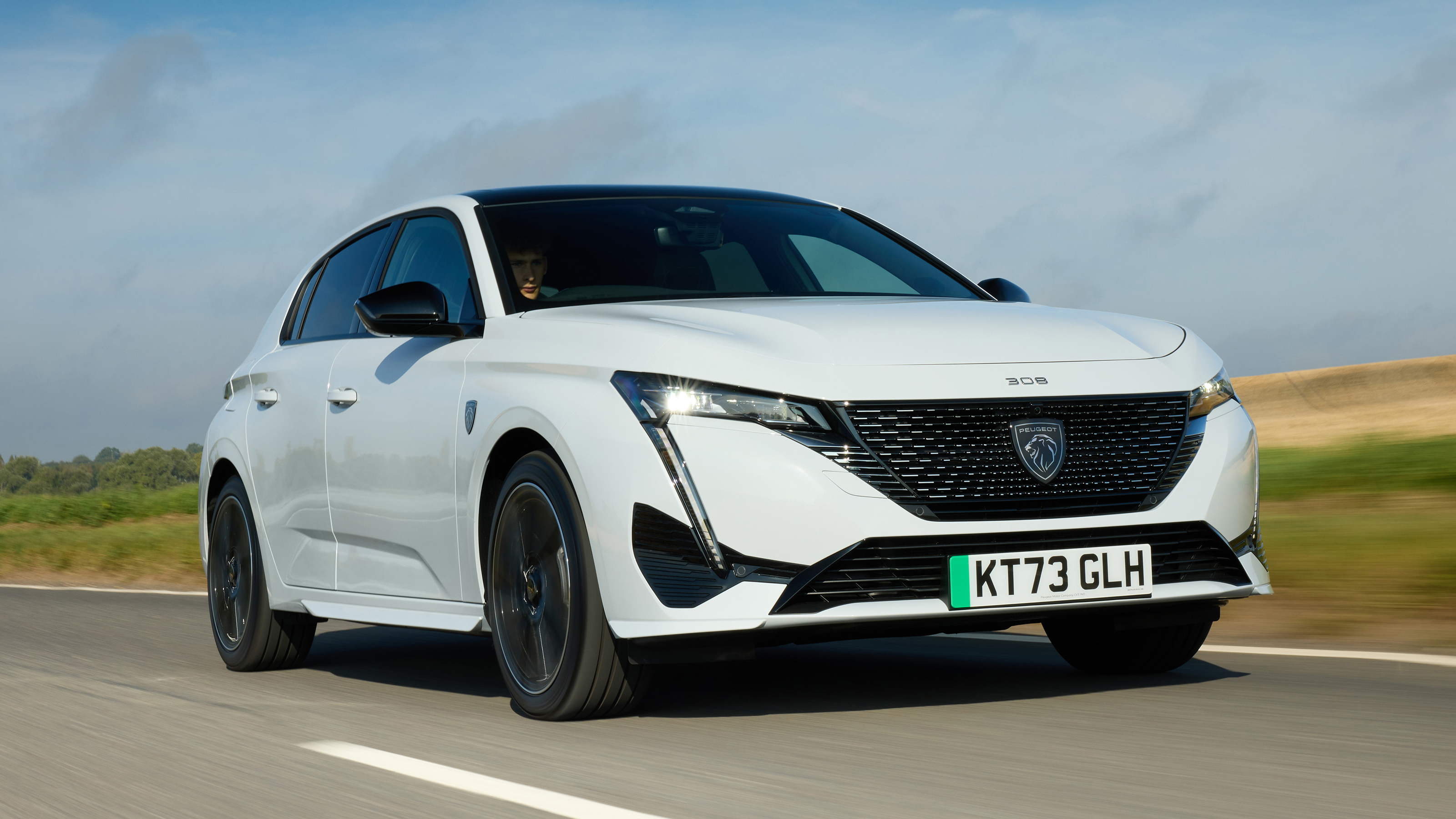 Peugeot E-308 - front tracking white 