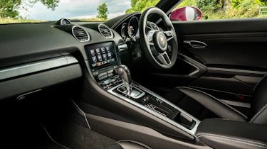Porsche 718 Cayman Style Edition - cabin
