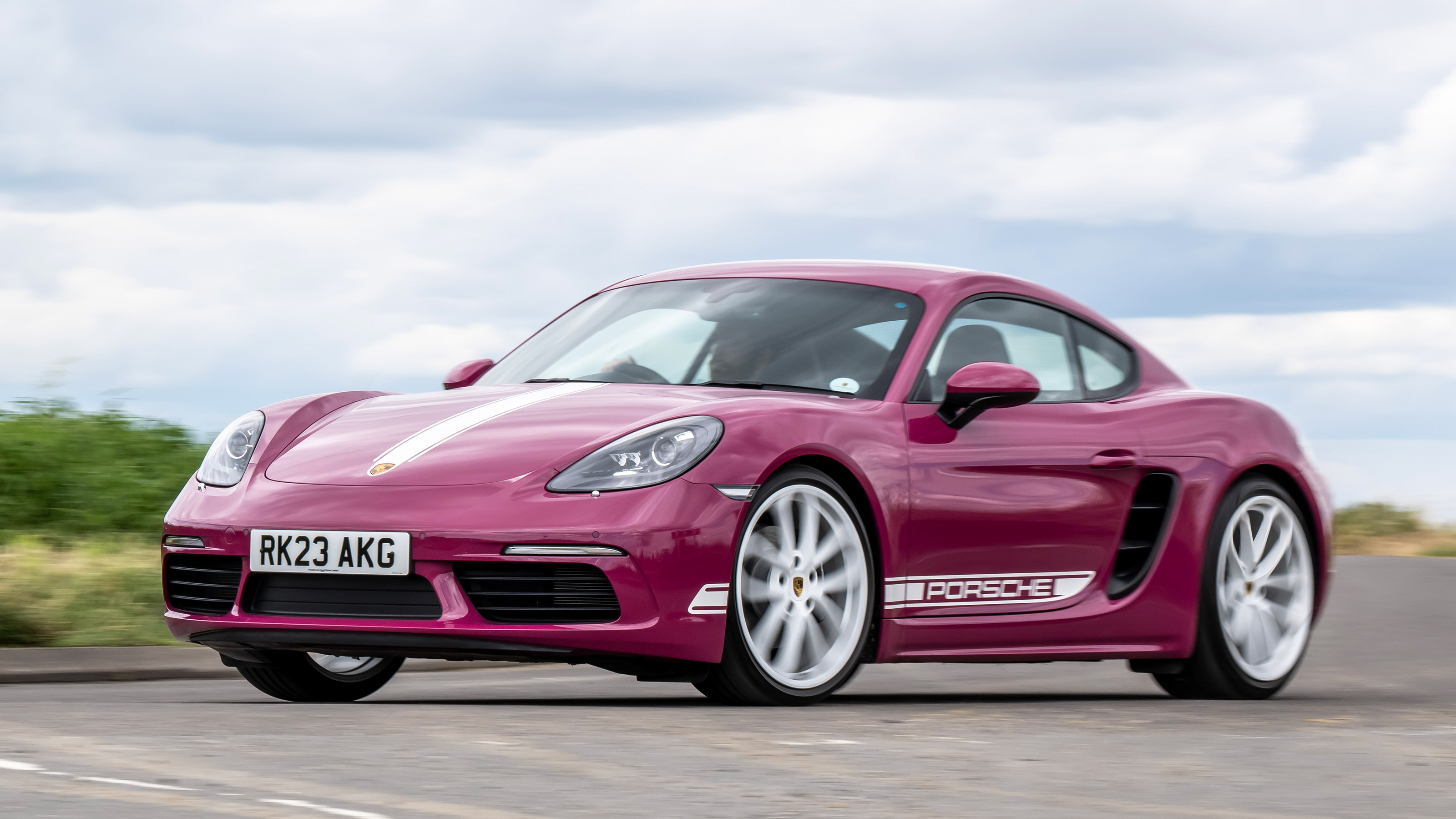 Porsche 718 Cayman Style Edition - front cornering