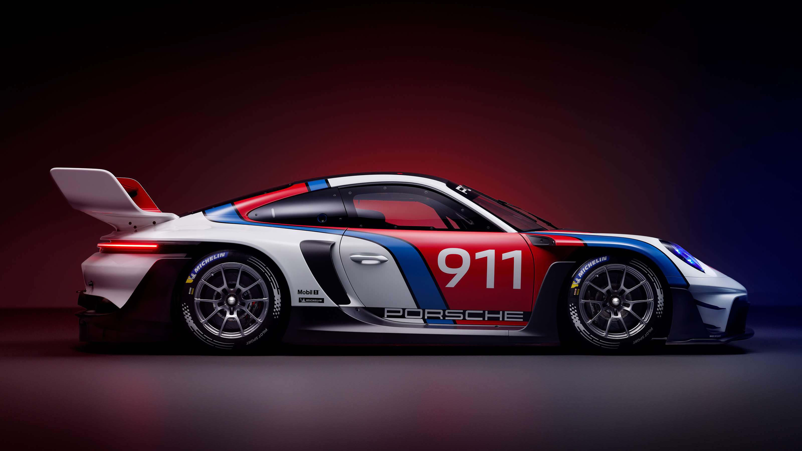Porsche 911 GT3 R rennsport - side